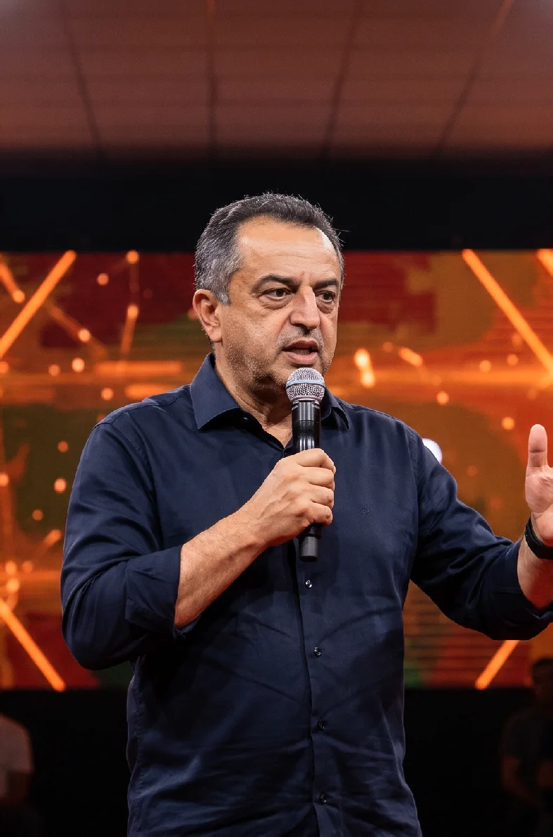 Abdias Eduardo Pontes durante uma apresentação